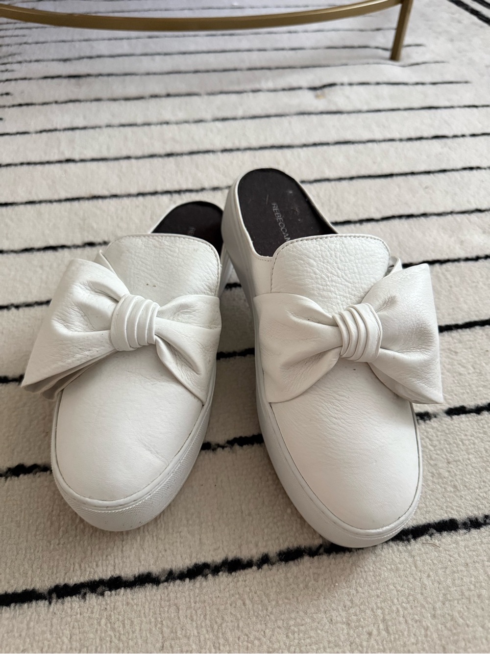 Rebecca Minkoff White Bow Slip-On Womenβs Sneakers Size 9 NEW